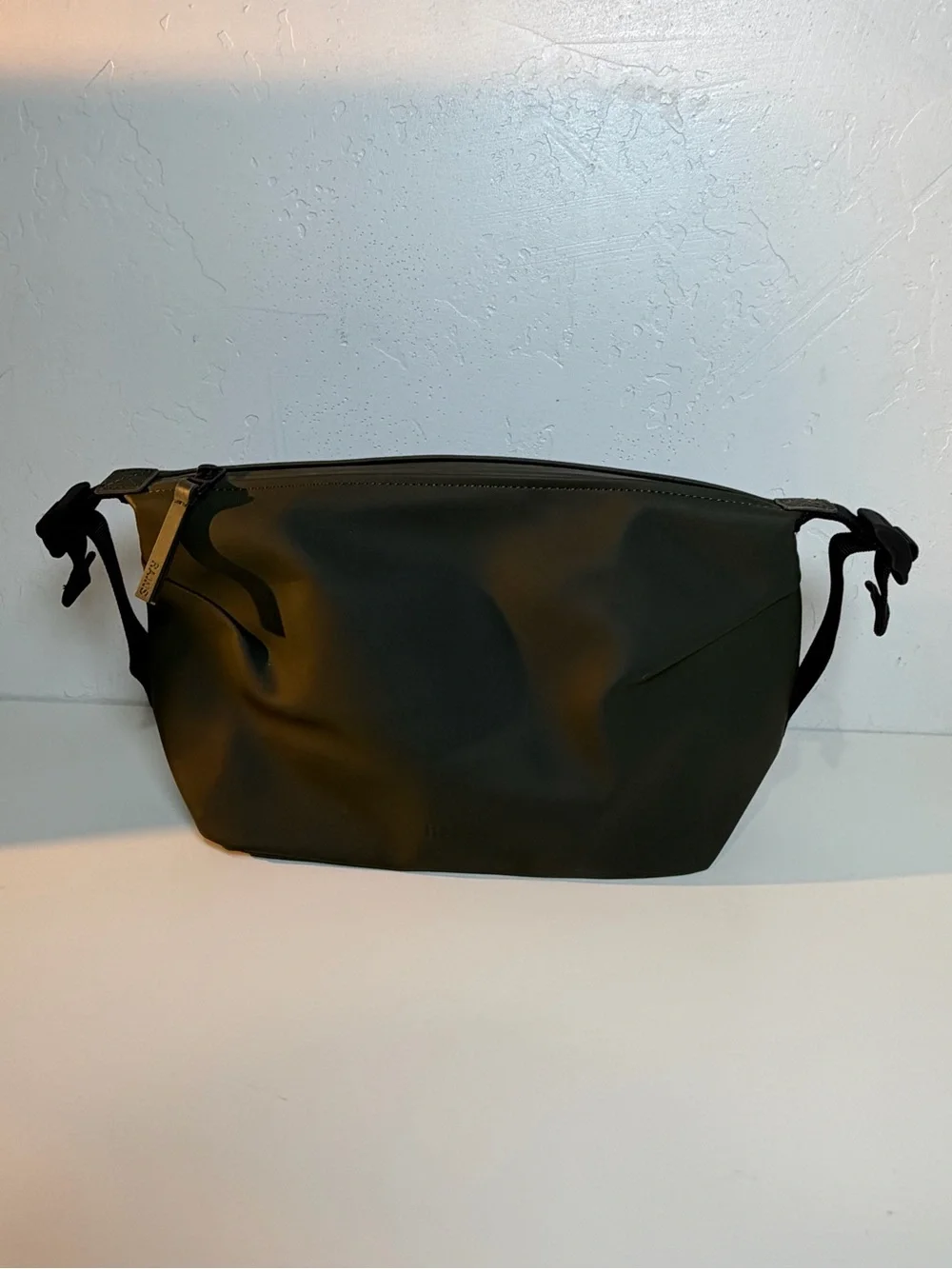 Rains Hilo Weekend Bag Large with Rains Hilo Wash Bag Olive Green